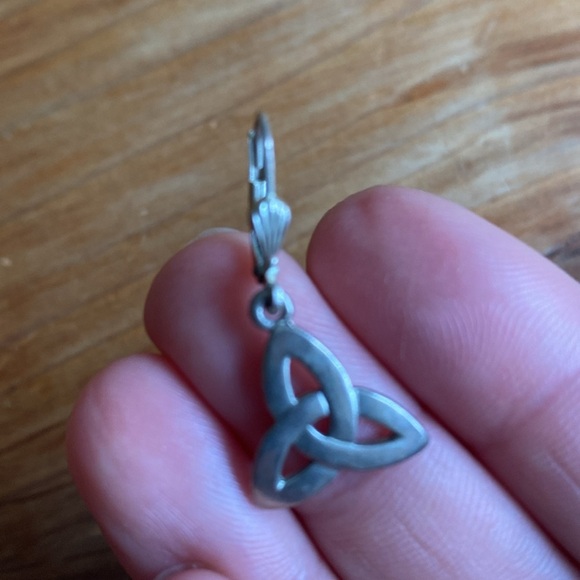 Silver “Trinity Knot” earrings - Picture 5 of 5